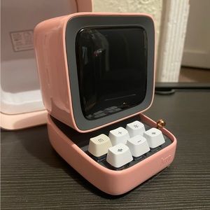 Divoom Ditoo Retro Pixel Art Bluetooth Speaker LED Front Screen-Pink